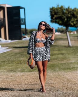 Athina Oikonomakou feet photo thumbnail