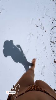 Athina Oikonomakou feet photo thumbnail