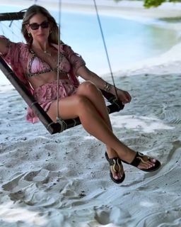 Athina Oikonomakou feet photo thumbnail