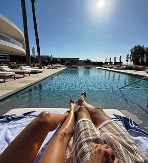 Athina Oikonomakou feet photo thumbnail