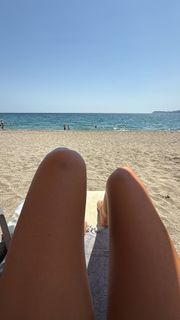 Athina Oikonomakou feet photo thumbnail