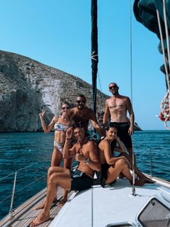 Athina Oikonomakou feet photo thumbnail