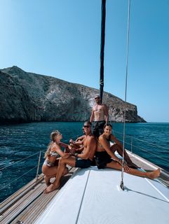 Athina Oikonomakou feet photo thumbnail