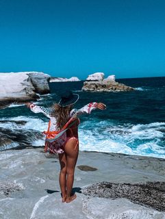 Athina Oikonomakou feet photo thumbnail