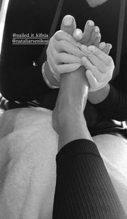 Athina Oikonomakou feet photo thumbnail