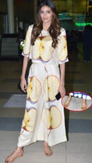 Athiya Shetty feet photo 7