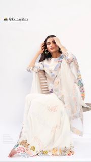 Athiya Shetty feet photo 14