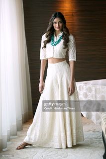 Athiya Shetty feet photo 18