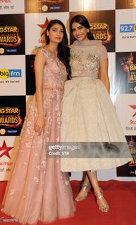 Athiya Shetty feet photo 15
