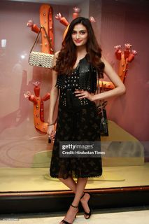 Athiya Shetty feet photo 6