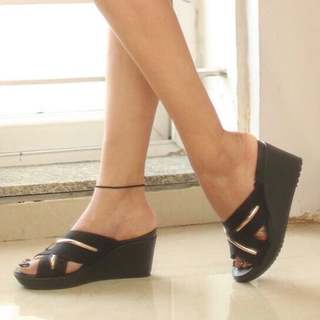 Athulya feet photo 5