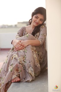 Athulya feet photo 10