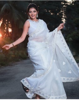 Athulya feet photo 2