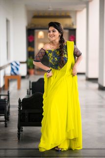 Athulya feet photo 11
