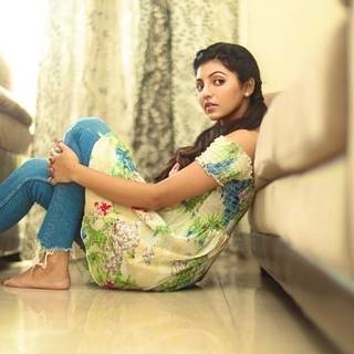 Athulya feet photo 5