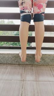 Athulya feet photo 9