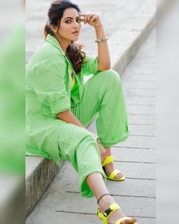 Athulya feet photo 11