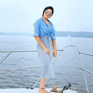 Athulya feet photo 10