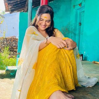 Athulya feet photo 3