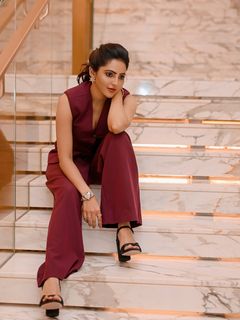 Athulya feet photo 2