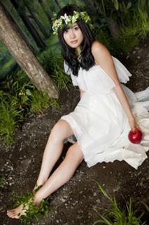 Atsuko Maeda feet photo 17