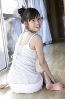 Atsuko Maeda feet photo 10