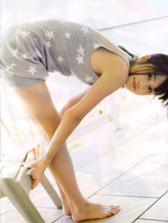 Atsuko Maeda feet photo 3