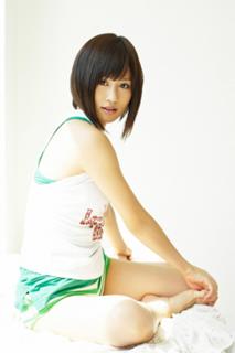 Atsuko Maeda feet photo 15