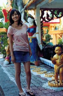 Atsuko Maeda feet photo 3