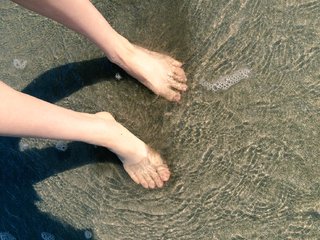 Atsuko Maeda feet photo 12