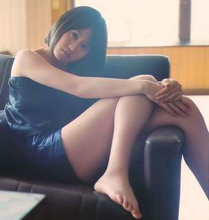 Atsuko Maeda feet photo 7