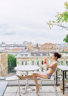 Atsuko Maeda feet photo 1