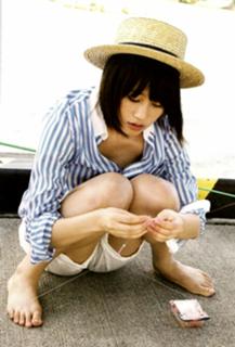 Atsuko Maeda feet photo 5