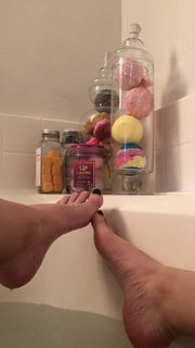 Aubrey Kate feet photo thumbnail