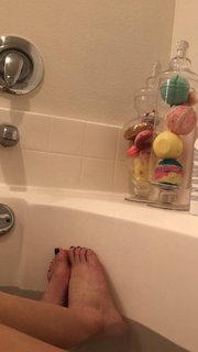 Aubrey Kate feet photo thumbnail