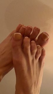Aubrey Kate feet photo thumbnail