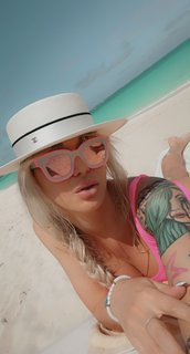 Aubrey Kate feet photo thumbnail