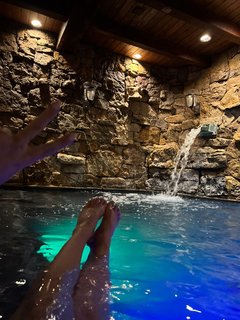 Aubrey Kate feet photo thumbnail