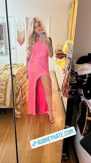 Aubrey Kate feet photo thumbnail