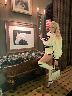 Aubrey Kate feet photo thumbnail