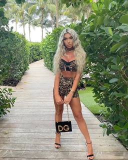 Aubrey Kate feet photo thumbnail