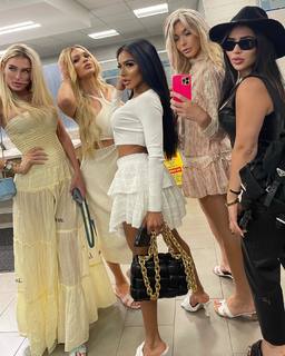 Aubrey Kate feet photo thumbnail