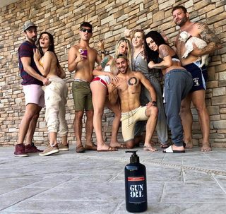 Aubrey Kate feet photo thumbnail