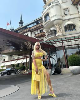 Aubrey Kate feet photo thumbnail