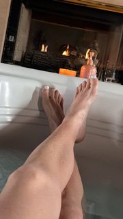 Aubrey Kate feet photo 18