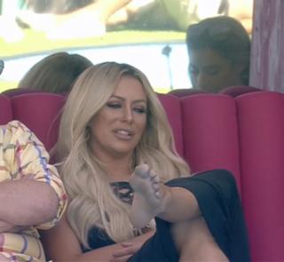 Aubrey O'Day feet photo thumbnail