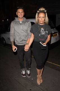 Aubrey O'Day feet photo thumbnail