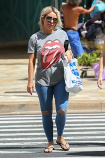 Aubrey O'Day feet photo thumbnail