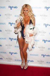 Aubrey O'Day feet photo thumbnail