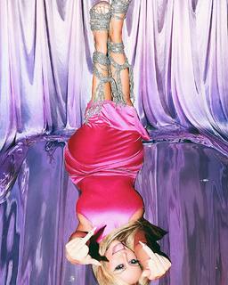 Aubrey O'Day feet photo thumbnail